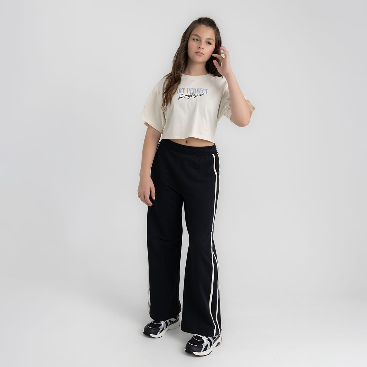 girl-two-piece-set-crop-t-shirt-wide-leg-joggers